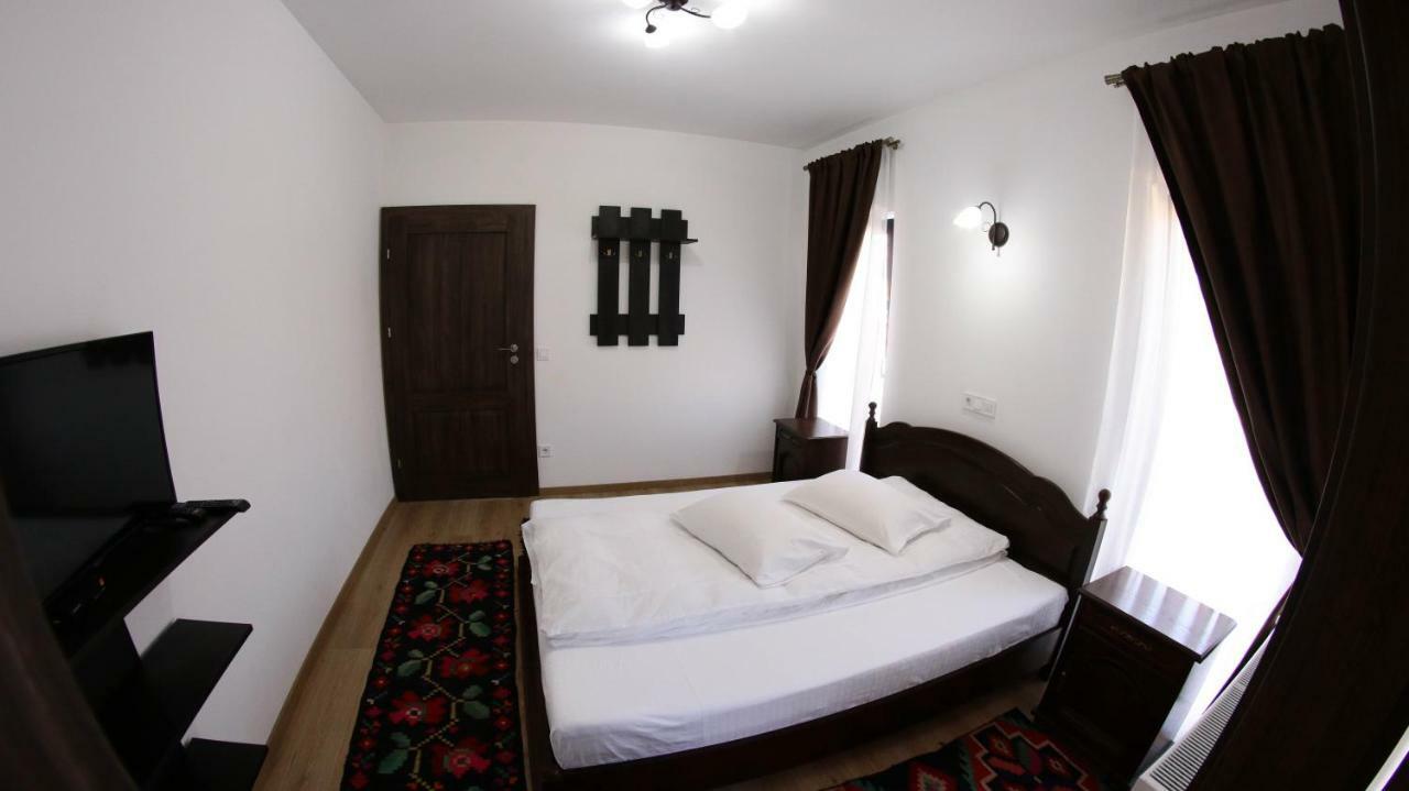 Floare De Colt Sapanta Otel Dış mekan fotoğraf